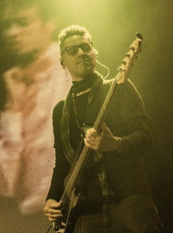 Daniel Rizzo - Professor de contra-baixo Vila Mascote