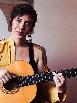 Thais Renata - Professora de canto e piano Vila Mascote